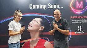 מנכל שמיר אופטיקה וחנה מיננקו, צילום: יחצ